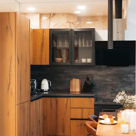 In Old Town, Apartment
